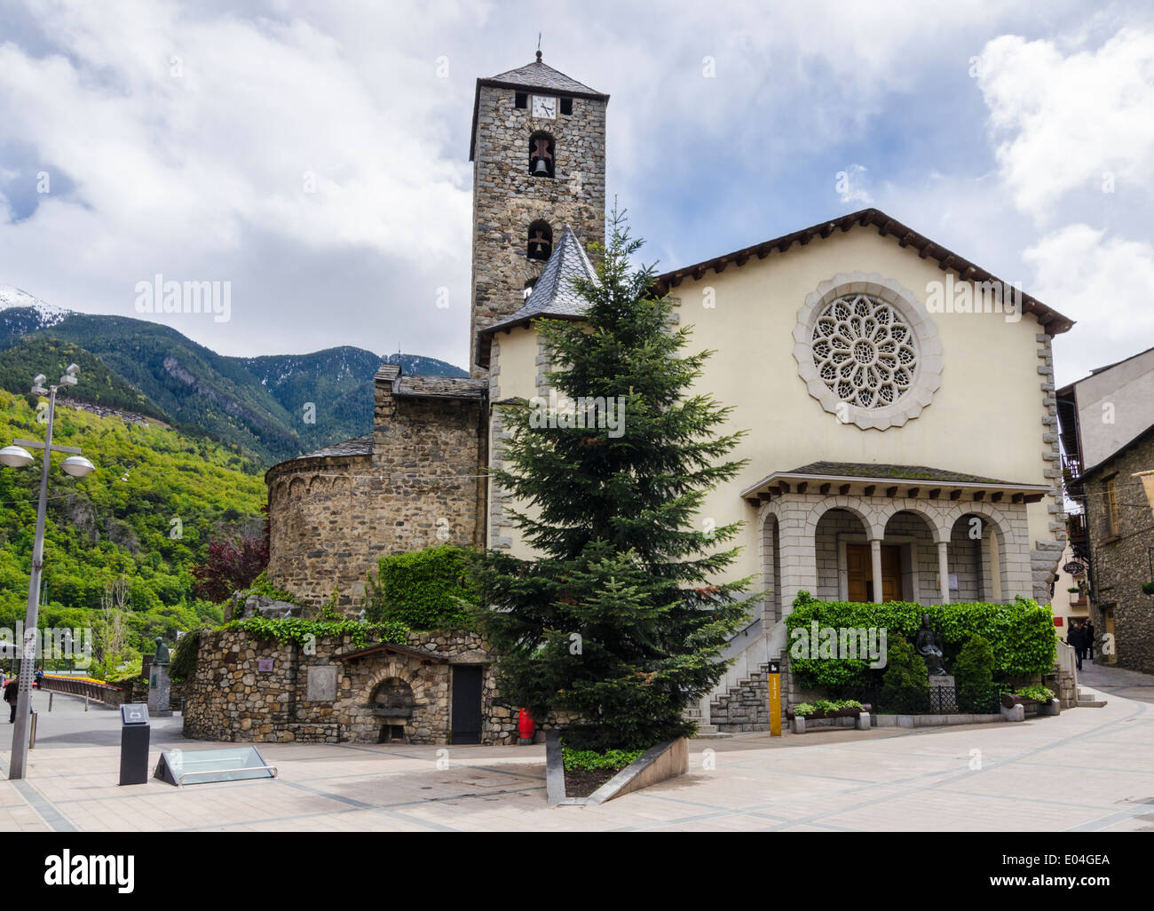 Kirche Sant Esteve, Placa del Princep Benlloch, Andorra la Vella, Andorra Stockfoto