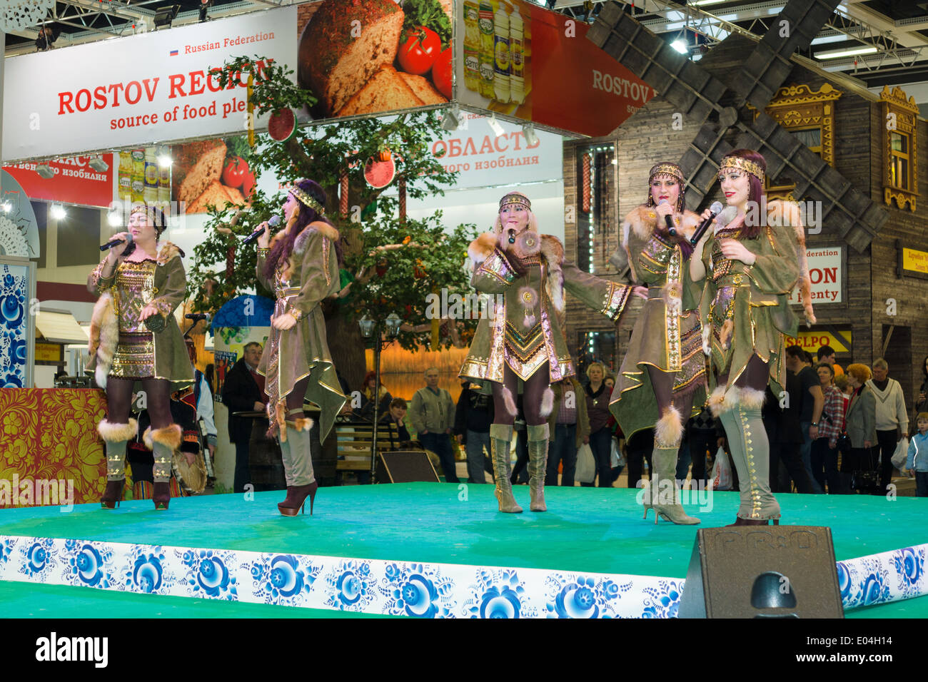 Berlin internationale Grüne Woche 2013. Performance-Künstler aus der Republik Sacha (Jakutien). Russland. Stockfoto