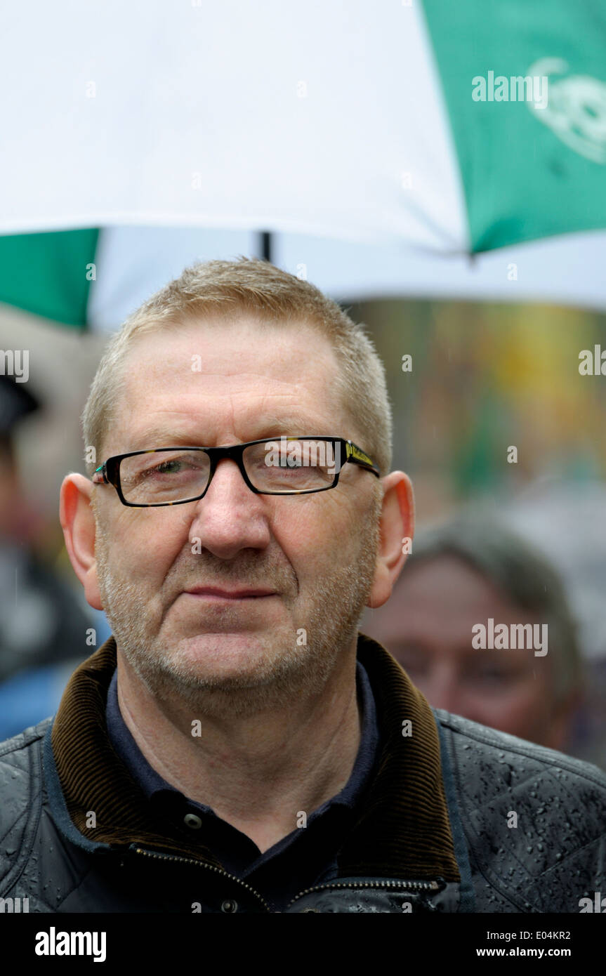 Len McCluskey (Gen Sekretär, Gewerkschaft UNITE) auf die May Day März zum Trafalgar Square, London, 2014 Stockfoto