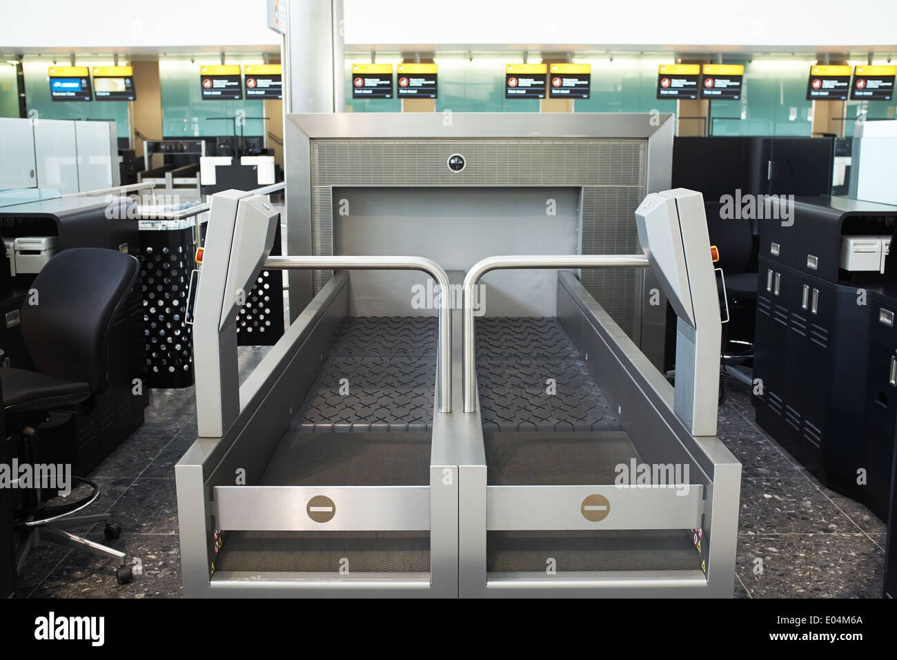 London Heathrow Flughafen terminal 2 Gepäck Förderband Stockfoto