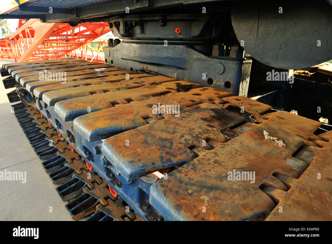 Nahaufnahme, Detail, links in der Spur von schweren Baumaschinen, abstrakten Stockfoto