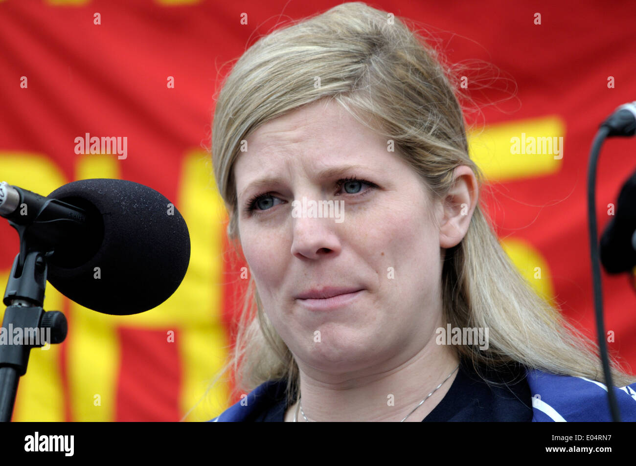 Natasha Hoarau (Stieftochter von Bob Crow) anlässlich der Maikundgebung am Trafalgar Square in London, 2014 Stockfoto