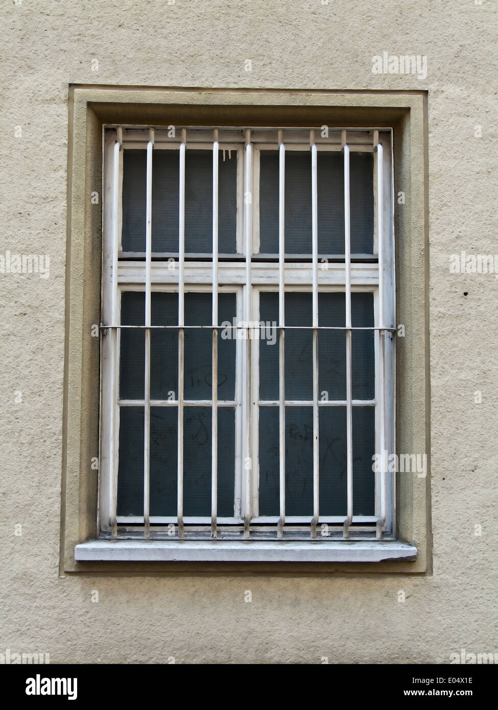 Vergitterte Fenster im alten Gefängnis, Vergitterte Fenster Eines alten Gefaengnisses Stockfoto
