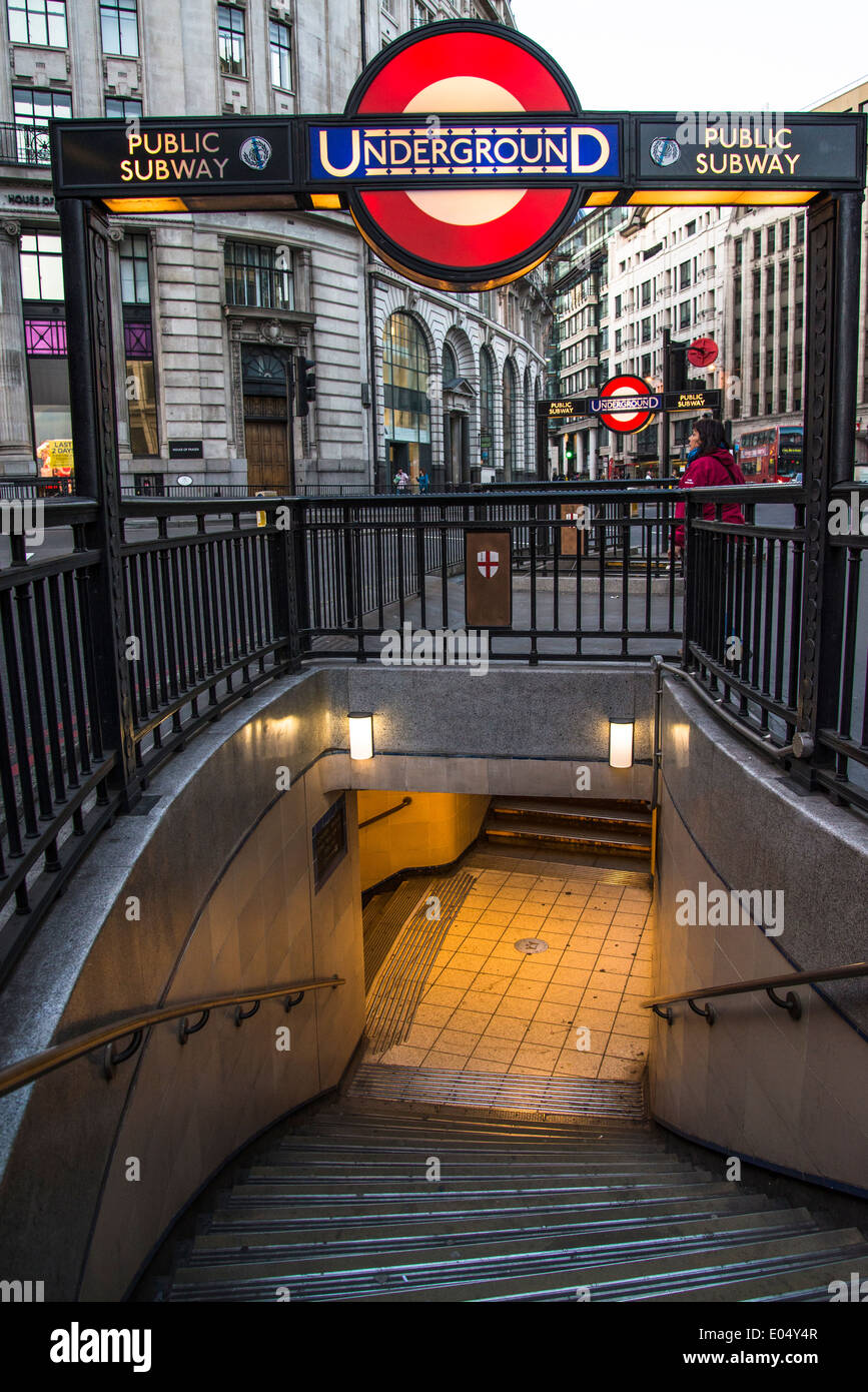 Denkmal u-Bahnstation, City of London, England, UK Stockfoto