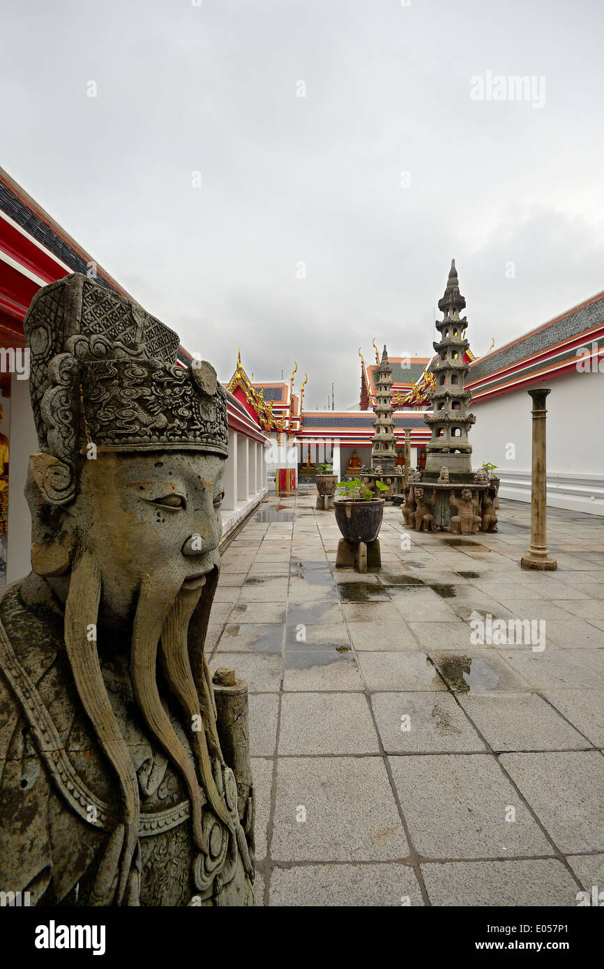 Selektiven Fokus auf Wache Statue in Tempelanlage Wat Pho, Bangkok, Thailand. Stockfoto