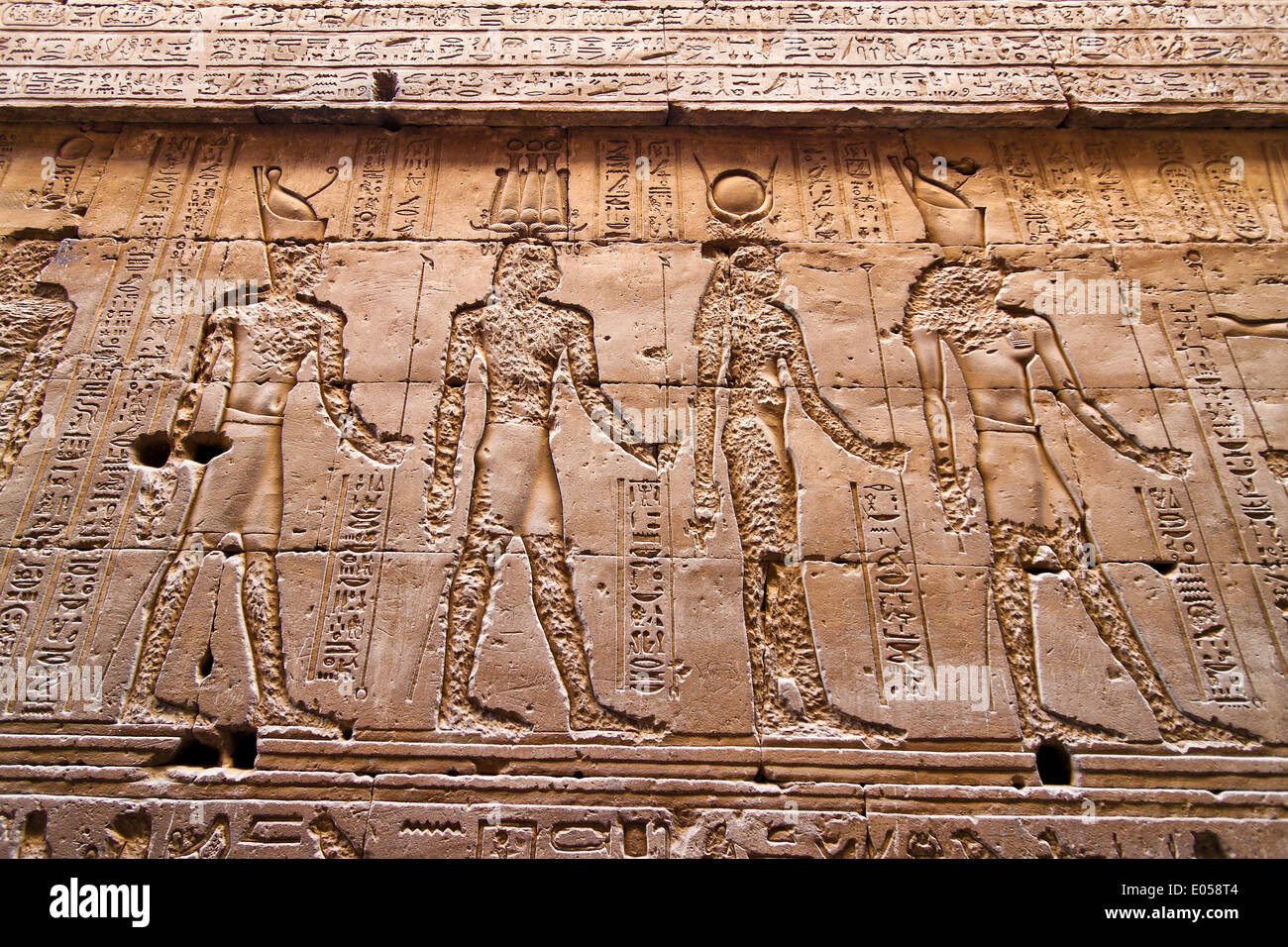 Afrika, Ägypten, Edfu, Horus-Tempel. Imposante Gebäude aus der Ptolemaeerzeit., Afrika, ƒgypten, Horus-Tempel.Imposantes Bauwerk Stockfoto
