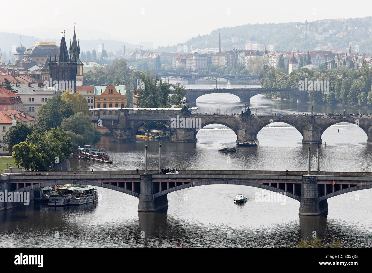 Brücken über die Moldau in Prag, Tschechische Republik, Tisches schlug Die Moldau in Prag, Tschechische Republik Stockfoto