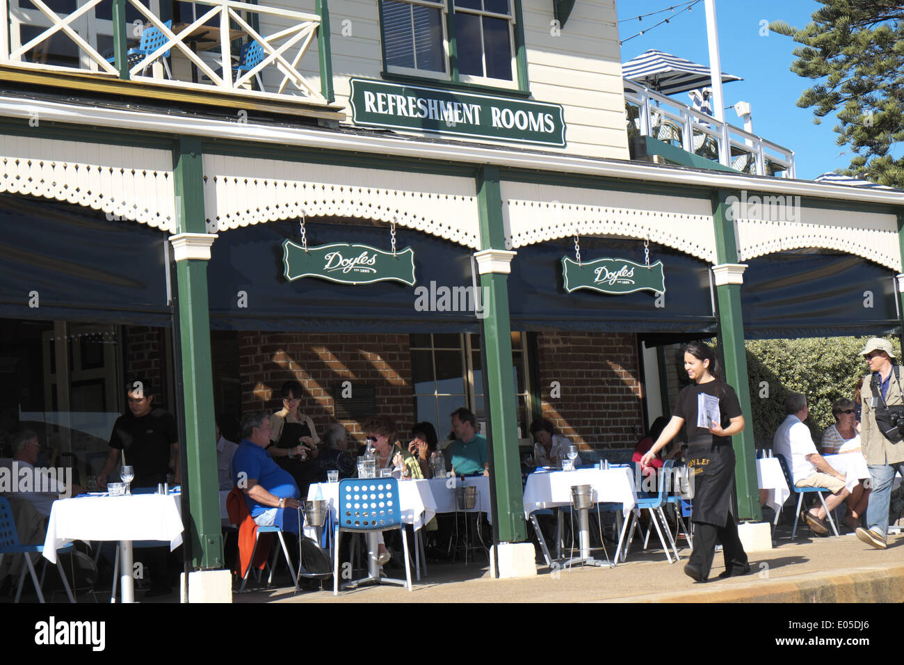 Watsons Bay Sydney, Doyles on the Beach Restaurant, berühmtes Fisch- und Meeresfrüchte-Restaurant mit Hafenblick, NSW, Australien Stockfoto