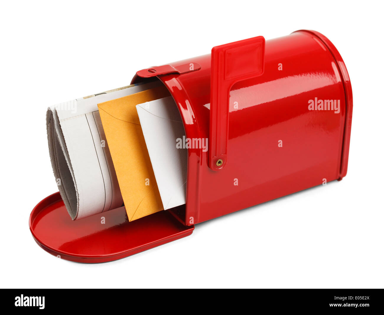 Roten Briefkasten mit Lettes und Zeitung, Isolated on White Background. Stockfoto