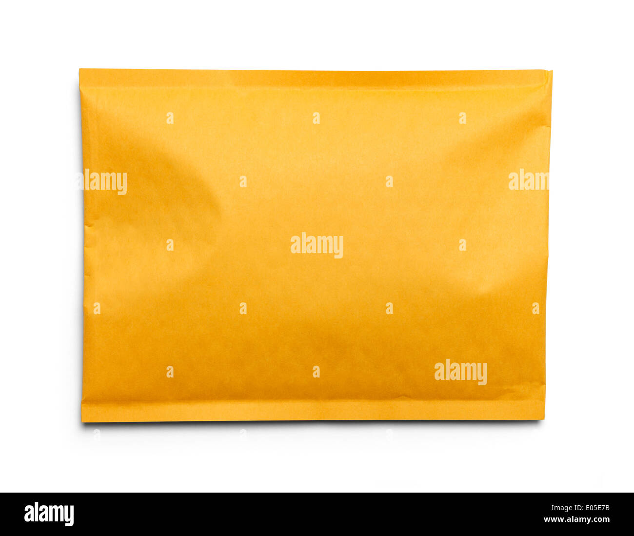 Gelbe Blank Mailing-Umschlag, Isolated on White Background gepolstert Mailer. Stockfoto