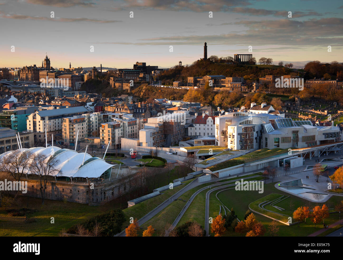 Edinburgh dynamic Earth und Schottisches Parlament Stockfoto