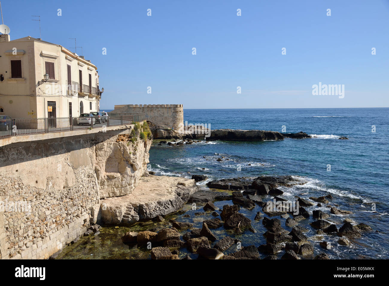 Lungomare d'Ortigia Uferpromenade, Ortygia, Syrakus, Provinz von Syrakus, Sizilien, Italien Stockfoto