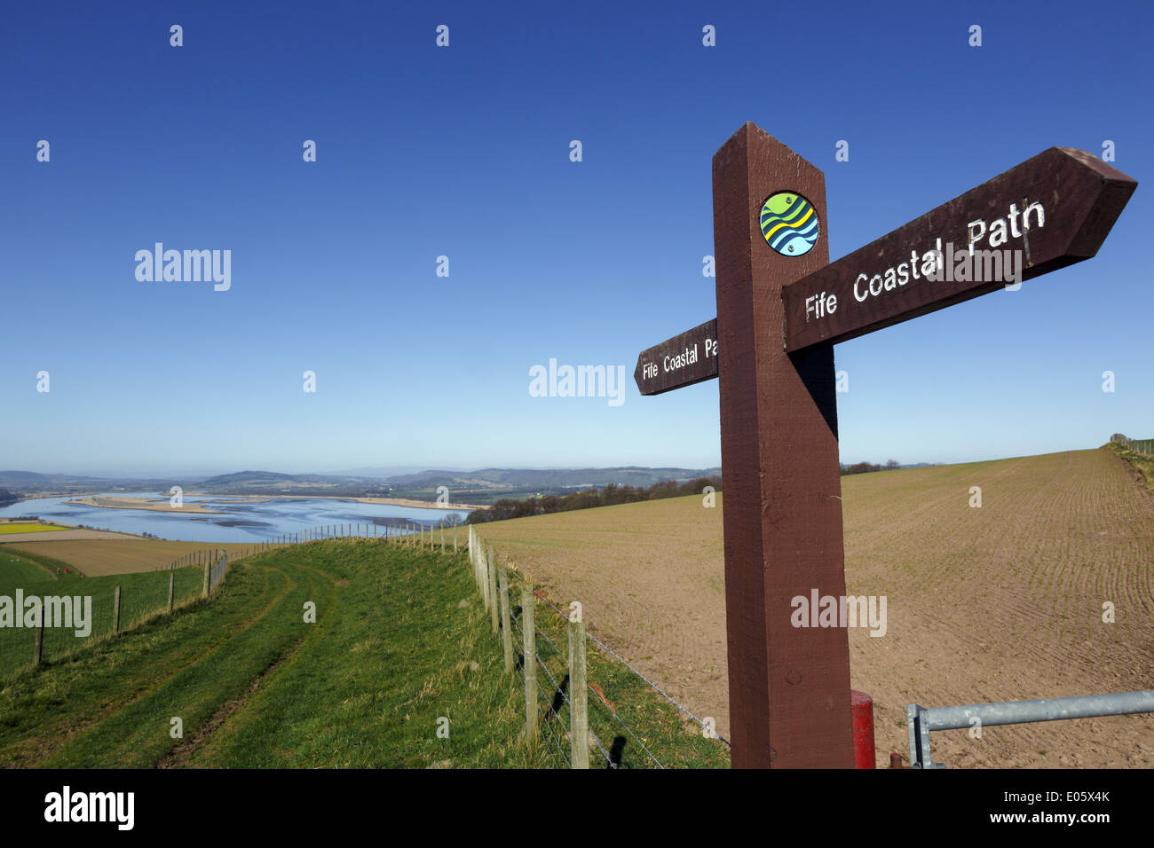 Zeichen, die Art und Weise, wie Sie die Fife Coastal Path auf der Südseite des Flusses Tay und östlich von Newburgh Schottland Stockfoto