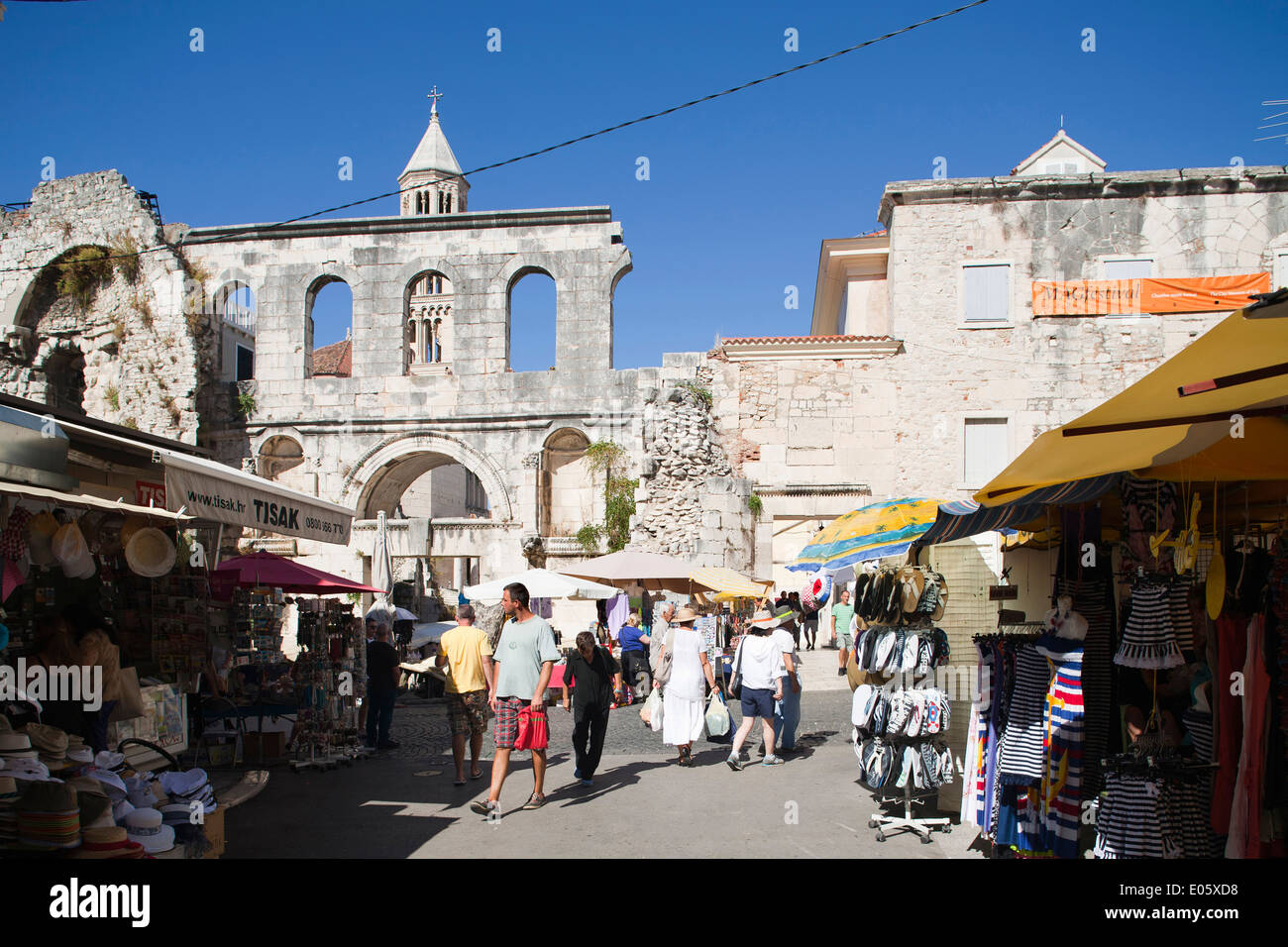 Stari Pazar Straße und silbernen Tor, Altstadt, Markt, Split, Dalmatien, Kroatien, Europa Stockfoto