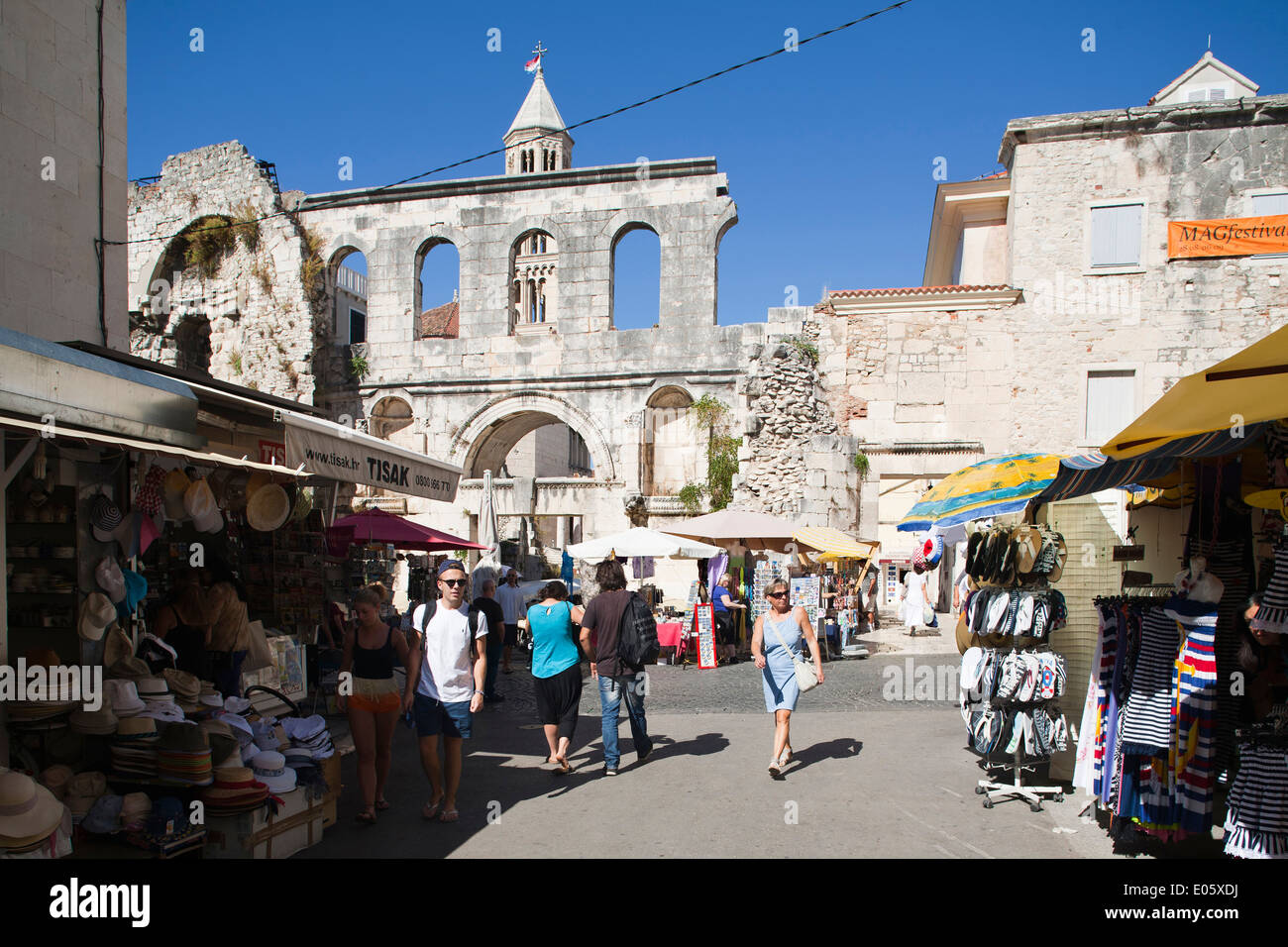 Stari Pazar Straße und silbernen Tor, Altstadt, Markt, Split, Dalmatien, Kroatien, Europa Stockfoto