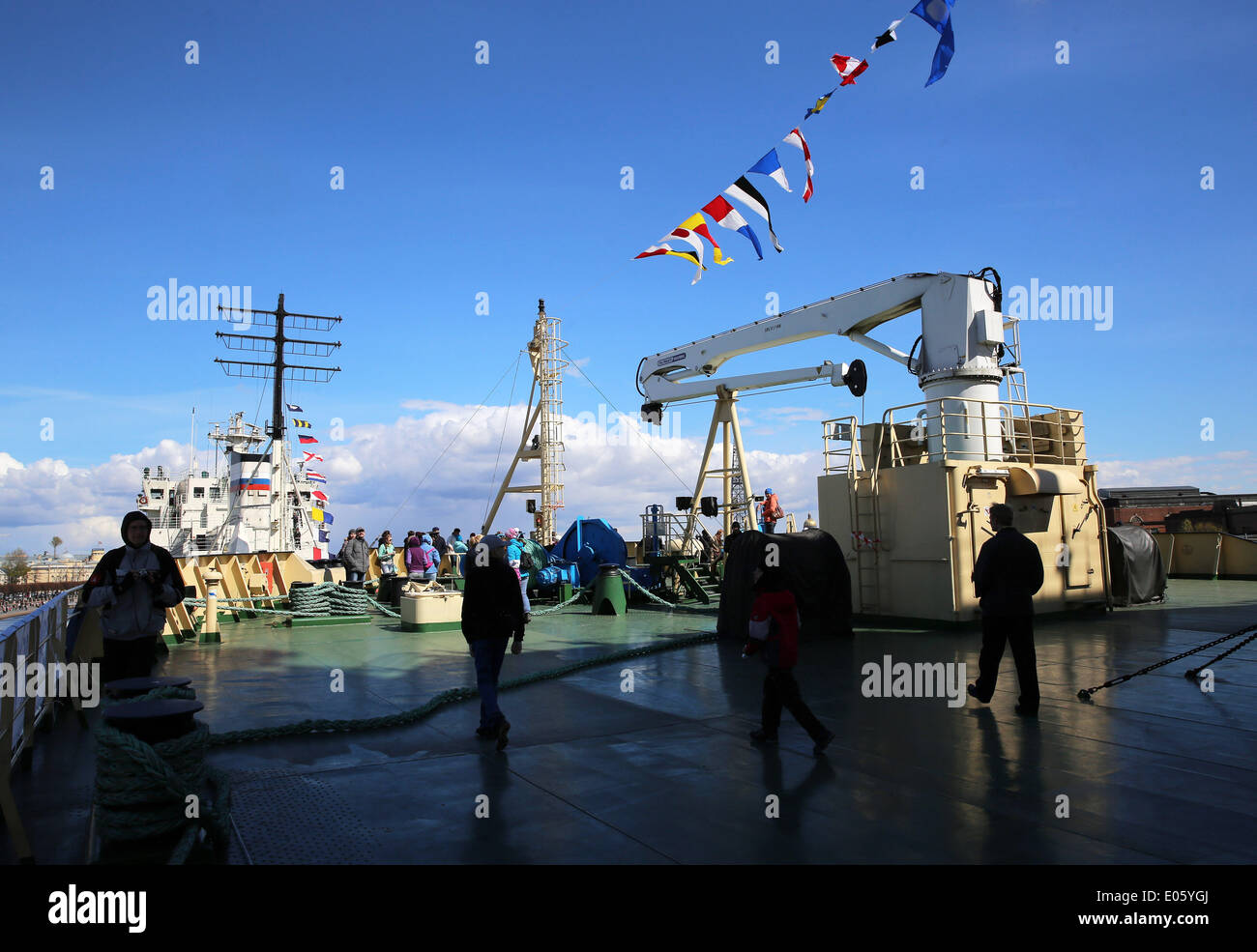 St. Petersburg, Russland. 3. Mai 2014. Nach Abschluss der Winter Uhr für Lotsendienste im Golf kam nicht-nuklearen Eisbrecher von '' Rosmorport'' zur Parade. Weltweit erste 3. und 4. Mai in St. Petersburg Festival Diesel Eisbrecher, gewidmet den 150. Jahrestag der russischen Eisbrecher-Flotte. Bildnachweis: Andrey Pronin/ZUMAPRESS.com/Alamy Live-Nachrichten Stockfoto