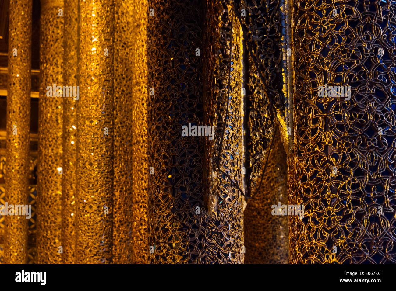 Nachtansicht der Shwedagon Pagode in Yangon, Myanmar Stockfoto