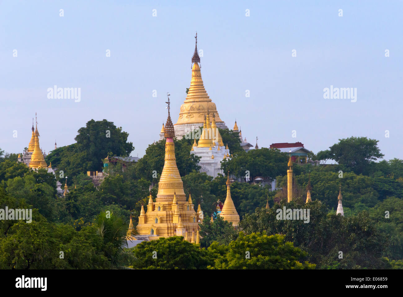 Tempel auf Sagaing Hills, Mandalay, Myanmar Stockfoto
