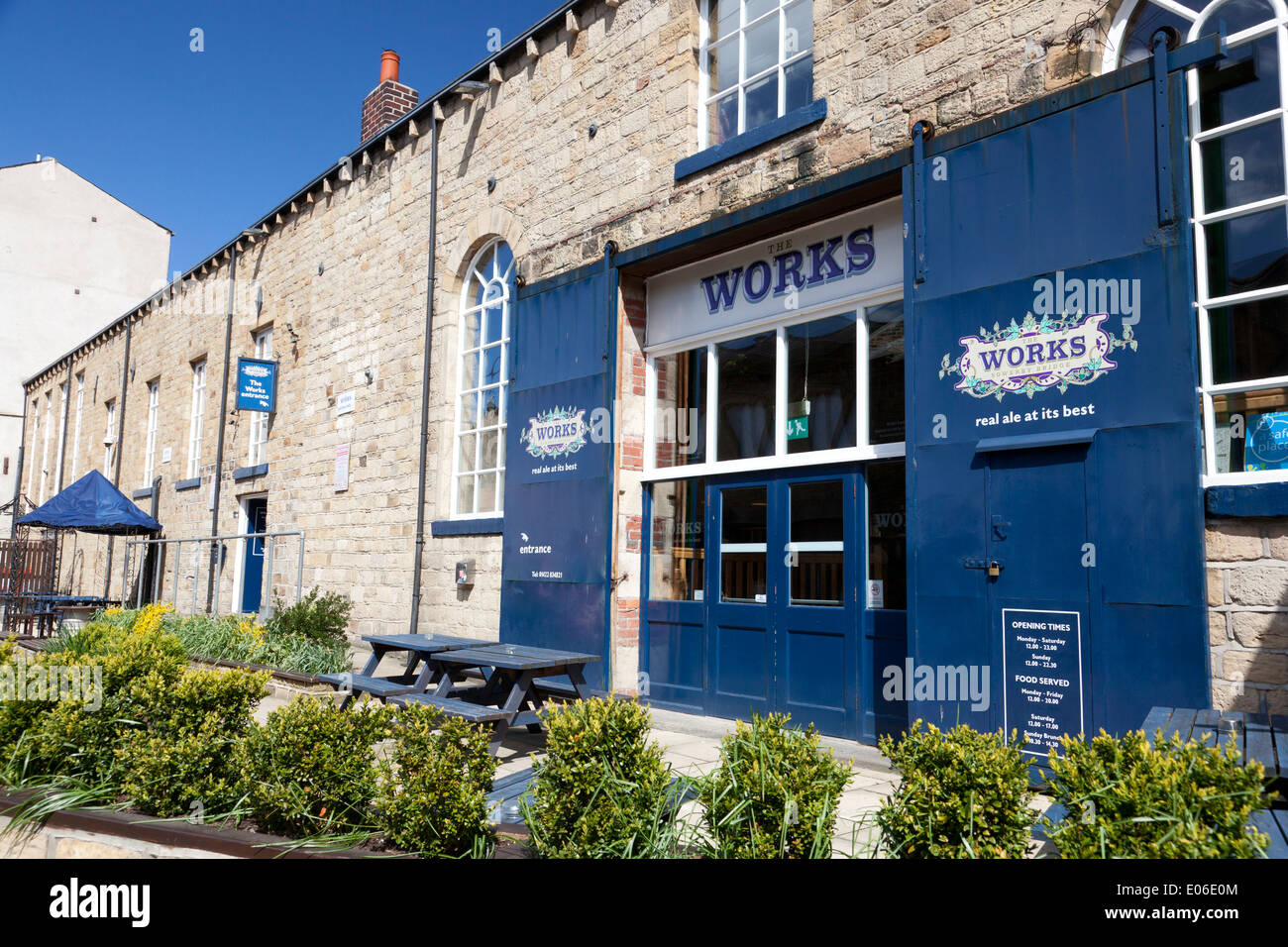 Ehemaligen Industriegebäudes umgewandelt in The Works Pub, Sowerby Bridge, West Yorkshire Stockfoto