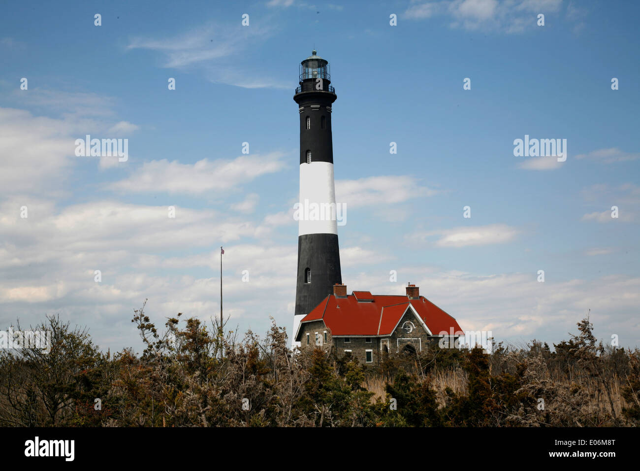 Der Fire Island Leuchtturm ist ein 180-Fuß (55 m) steinernen Turm, die Betrieb im Jahre 1858 begann. Stockfoto