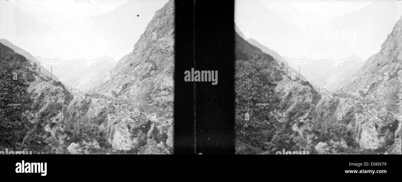 Ein Schwarzweiß-Foto, aufgenommen im August 1906 in Gavarnie, das die chaotische, zerklüftete Berglandschaft darstellt. Stockfoto