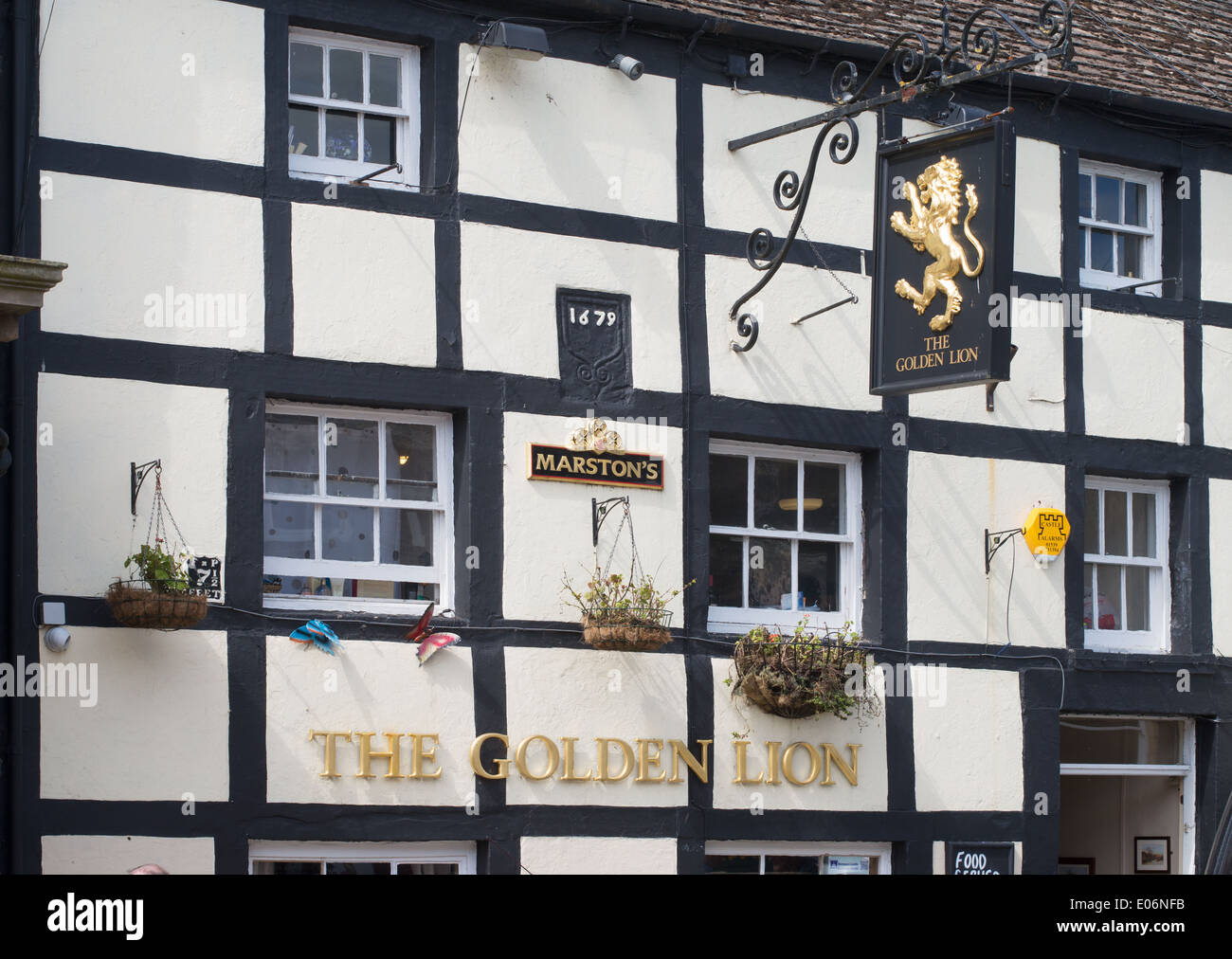 17. Jahrhundert Golden Lion Inn unterzeichnen Barnard Castle North East England UK Stockfoto