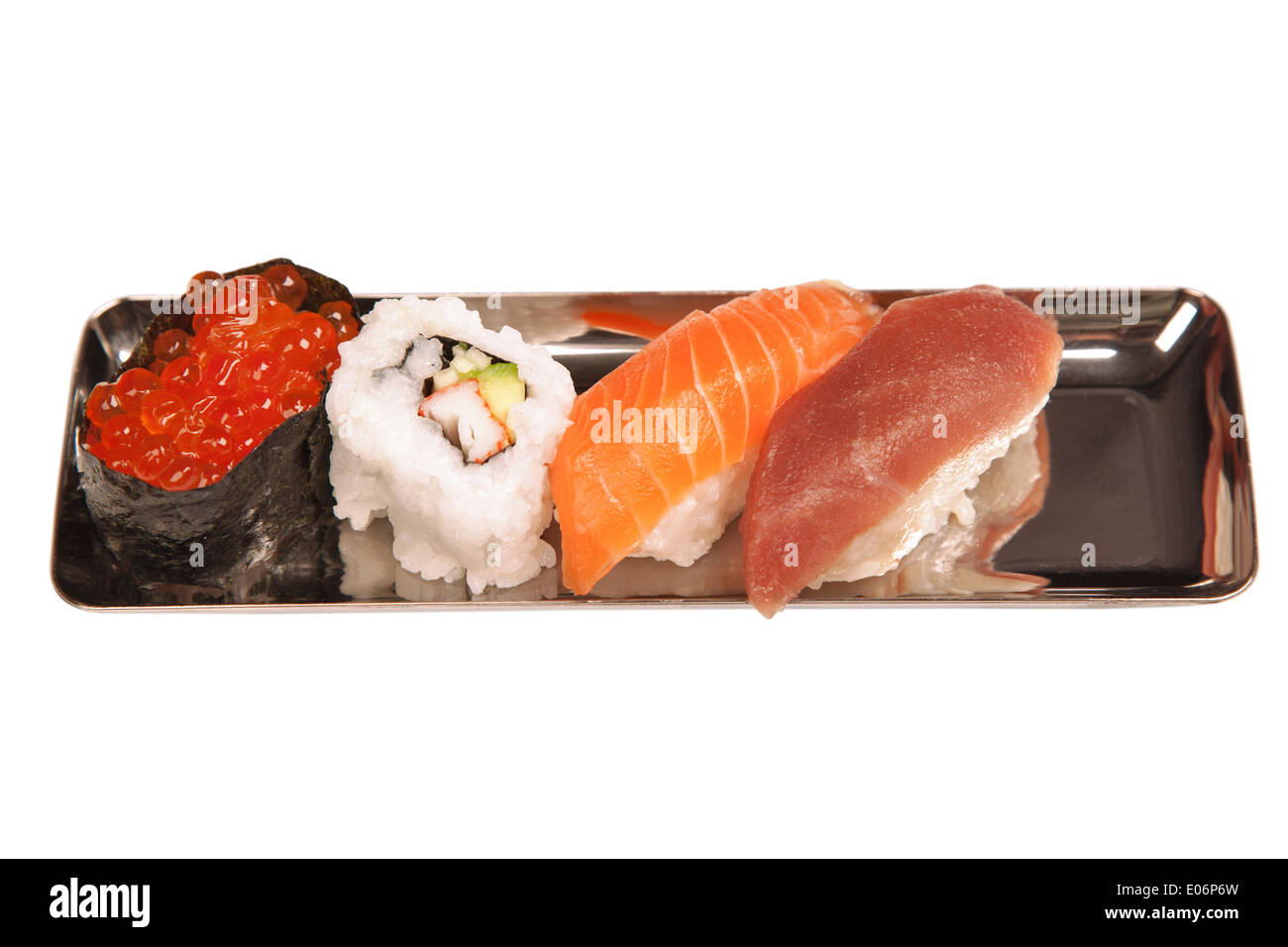 Japanische Fisch Sushi, auf weißem Hintergrund Stockfoto