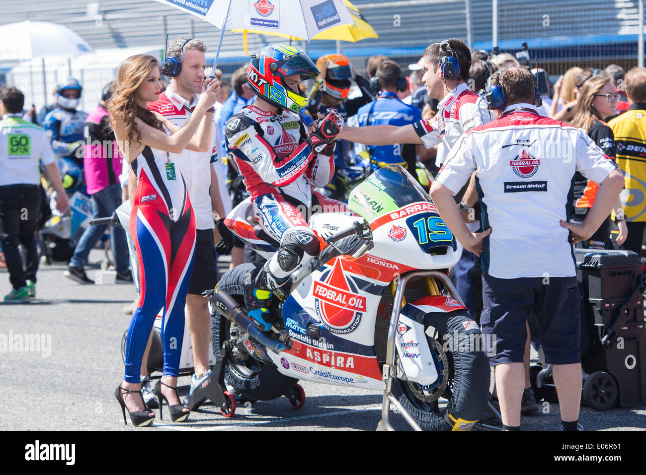 Jerez De La Frontera, Spanien, 04 Mai, 2014: Moto2-Pilot Jonas FOLGER in der Grube Schlange beim GRAN PREMIO Bwin DE ESPAÑA in der Rennstrecke von Jerez. Stockfoto