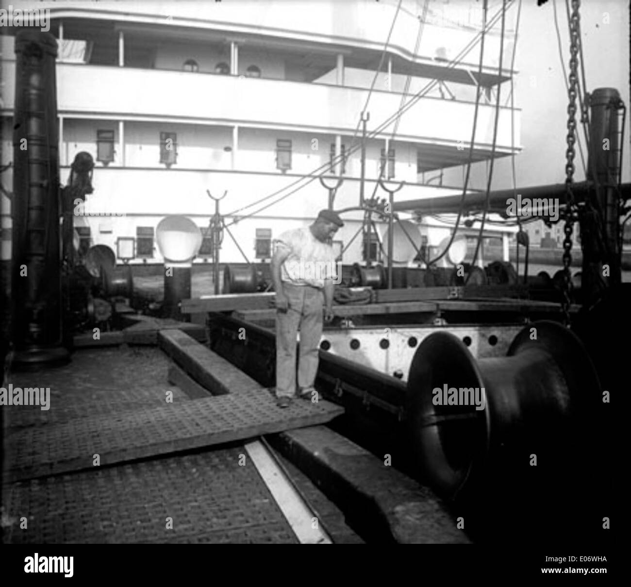 Eine Darstellung des Laderaums eines Schiffes oder einer maritimen Szene, die mit der Bibliothèque de Toulouse in Zusammenhang steht. Stockfoto