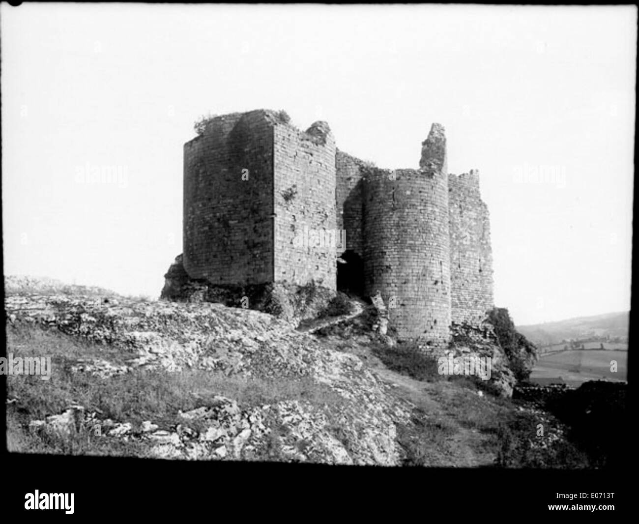 Dieses historische Dokument vom 13. Oktober 1899 ist eine Urkunde aus der Bibliothèque de Toulouse, die sich auf Château Penne bezieht. Es stellt ein wichtiges Archivstück aus der französischen Geschichte dar. Stockfoto