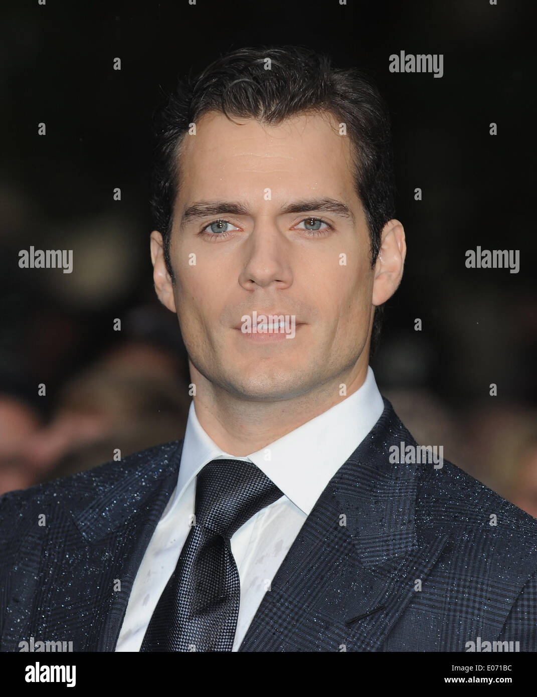London, UK, UK. 12. Juni 2013. Henry Cavil kommt für die UK-Premiere von "Man of Steel" im Odeon Leicester Square. © Ferdaus Shamim/ZUMA Wire/ZUMAPRESS.com/Alamy Live-Nachrichten Stockfoto