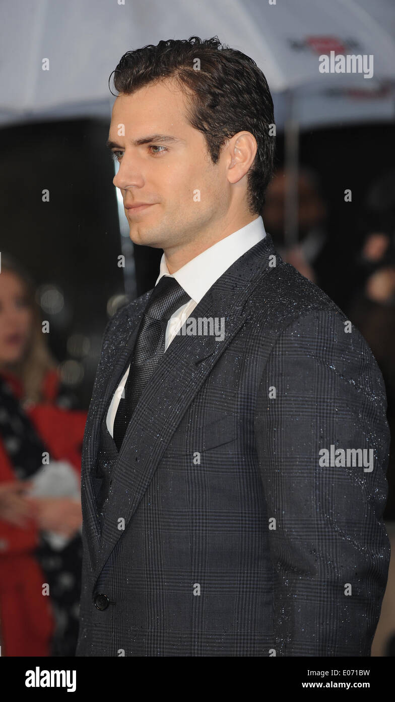 London, UK, UK. 12. Juni 2013. Henry Cavil kommt für die UK-Premiere von "Man of Steel" im Odeon Leicester Square. © Ferdaus Shamim/ZUMA Wire/ZUMAPRESS.com/Alamy Live-Nachrichten Stockfoto