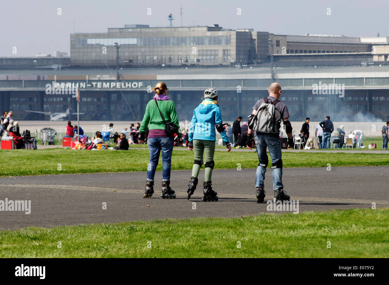 Inlineskating in Berlin-Tempelhof in Berlin, jetzt einen großen park Stockfoto