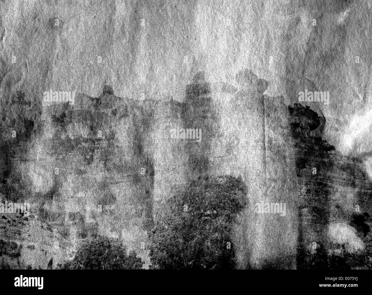 Montpellier le Vieux in Aveyron, Frankreich, ist bekannt für seine atemberaubenden Naturlandschaften und einzigartigen Felsformationen. Diese historische Stätte ist Teil der Region Causses und Cevennen, die zum UNESCO-Weltkulturerbe gehört und für ihre geologische und natürliche Schönheit bekannt ist. Stockfoto