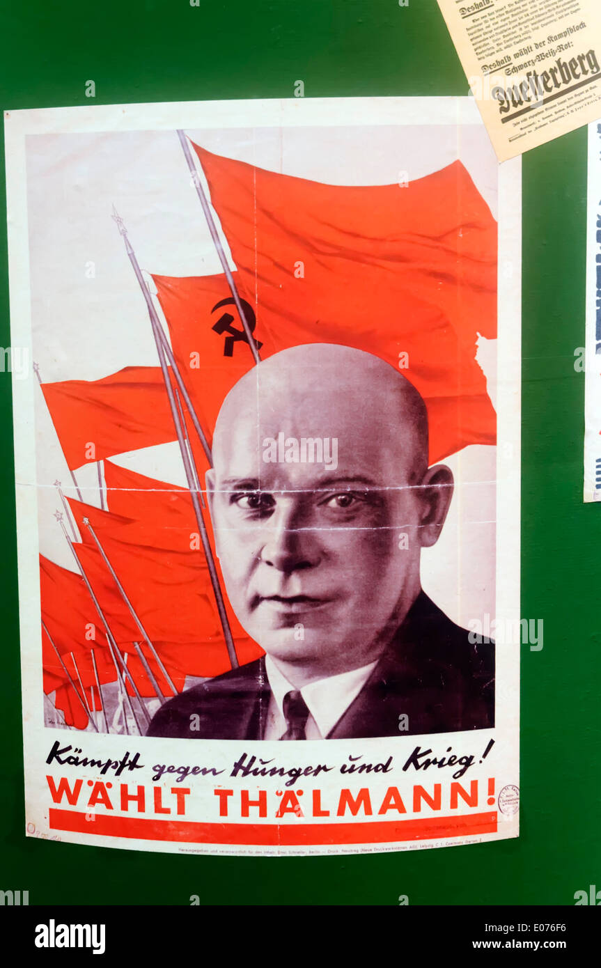 Ein Wahlplakat der deutschen kommunistischen Partei (KPD) Führer Wahlt Thalmann aus den turbulenten 1930er Jahren Stockfoto