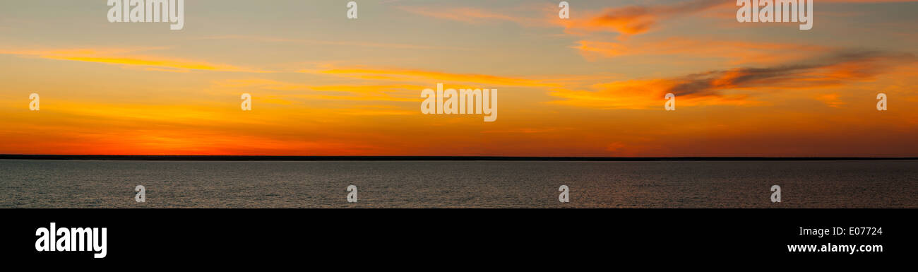 Sonnenaufgang über dem Beagle Bay Panorama, Kimberley, Western Australia, Australien Stockfoto