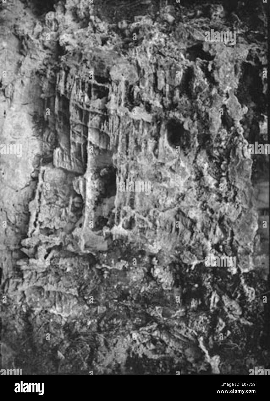 Eine historische geologische Karte, die die Region Cargneules du Lias und Cornusson zeigt. Die Karte bietet Einblicke in die geologischen Merkmale dieses Gebiets und bietet einen Schnappschuss der Naturgeschichte des Landes. Stockfoto