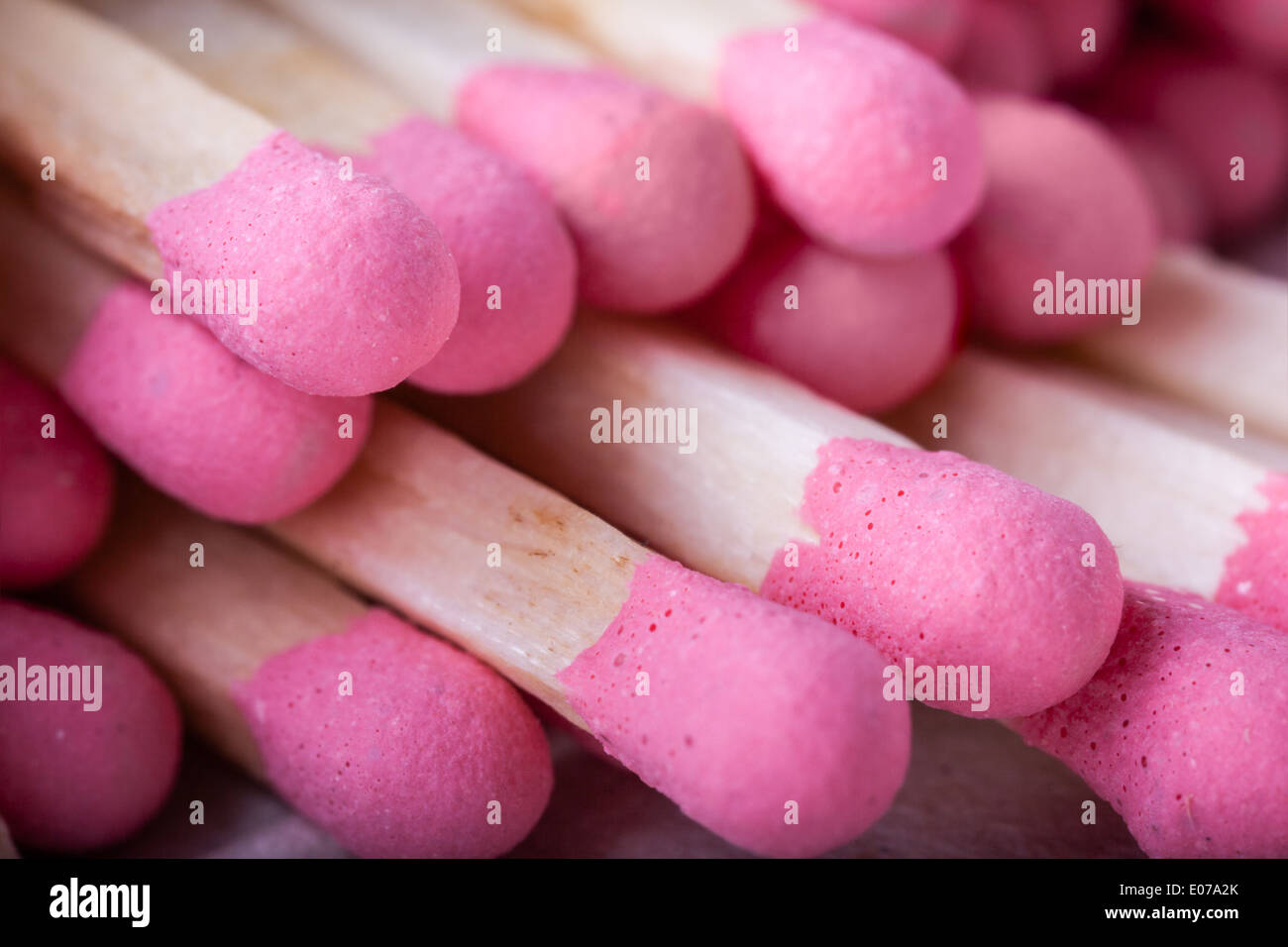 Extreme Makroaufnahme rosa Streichhölzer Stockfoto