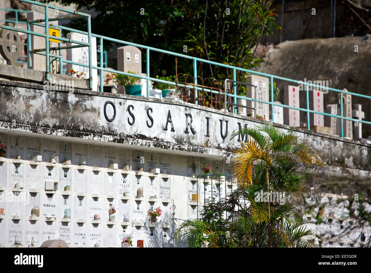 Das Ossarium in St. Michael Friedhof. Hong Kong. Stockfoto