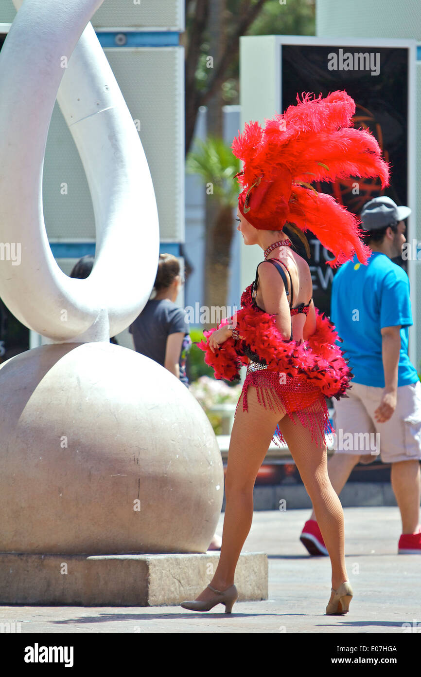 In der Sonne, Las Vegas Showgirl. Stockfoto