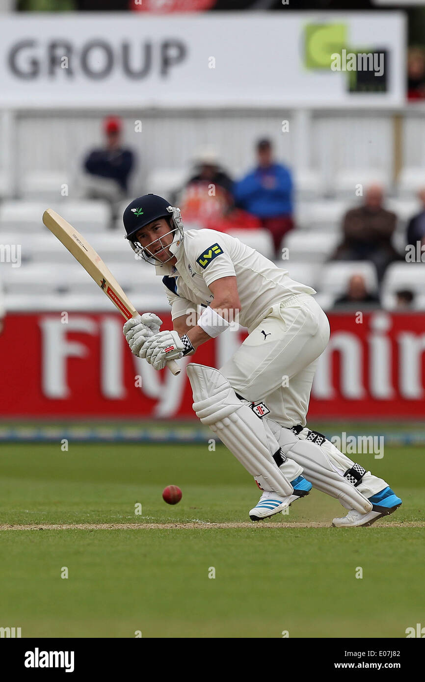 Chester-Le-Street, UK. 5. Mai 2014. Yorkshires Andy Hødd Spieltag zwei LV County Championship Division One zwischen Durham & Yorkshire CCC CCC bei Emirates Durham ICG in Chester-Le-Street auf Montag, 5. Mai 2014 zu zucken. Bildnachweis: Mark Fletcher/Alamy Live-Nachrichten Stockfoto
