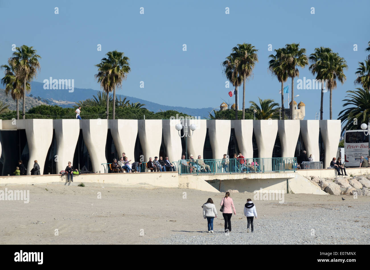 Blick vom Strand des Musée Jean Cocteau von Rudy Ricciotti Menton Alpes-Maritimes Frankreich Stockfoto