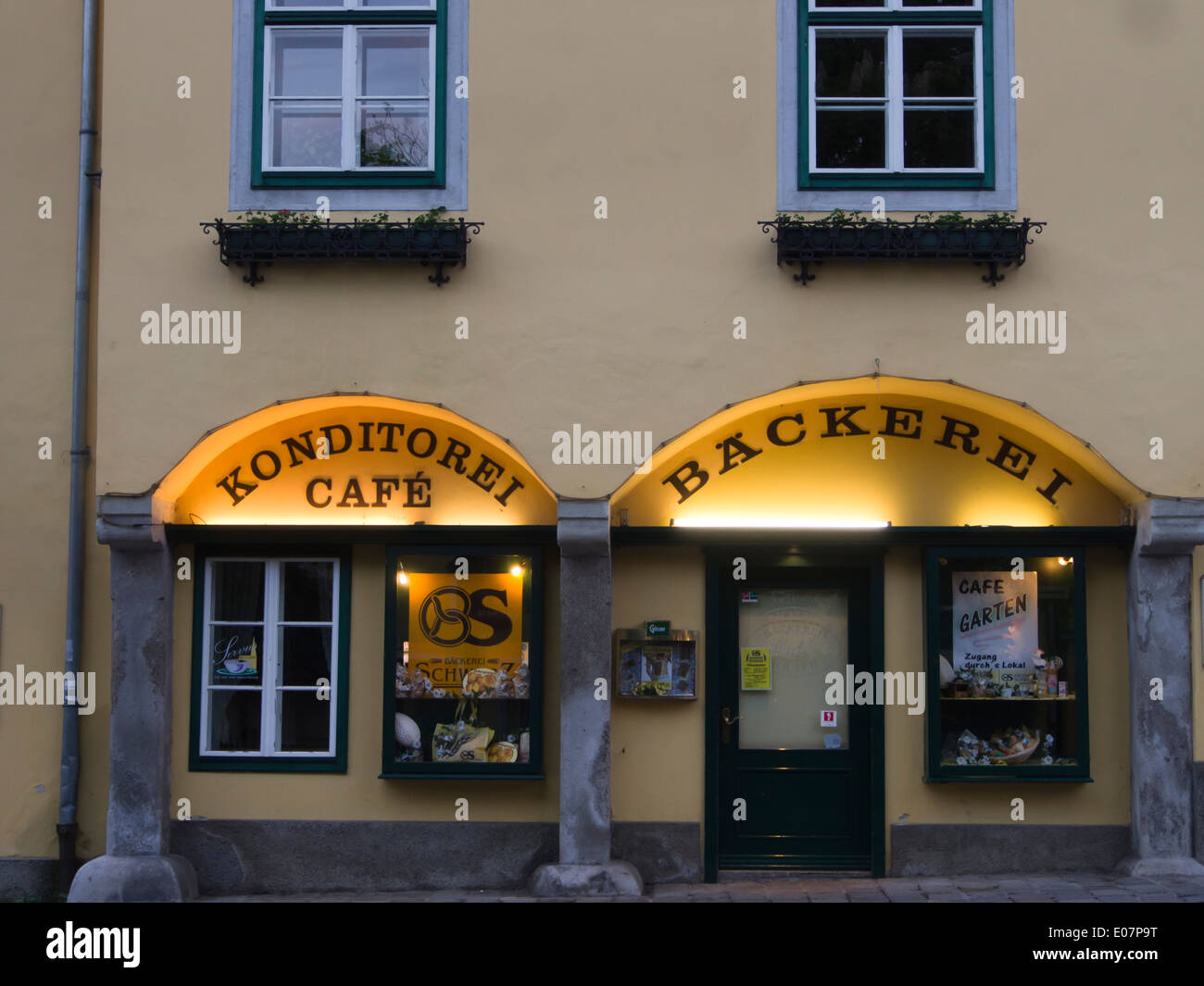 Bäckerei und Café Fassade in Grinzing Wien Österreich Stockfoto