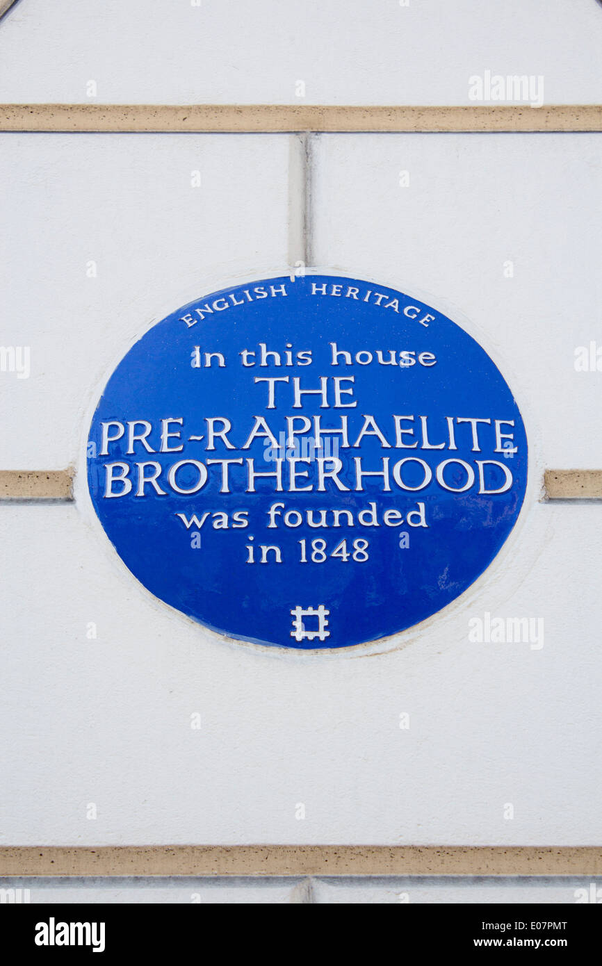 Blaue Plakette am Haus in Gower Street zum Gedenken an den ersten Treffpunkt der Präraffaeliten Kunstbewegung London England UK Stockfoto