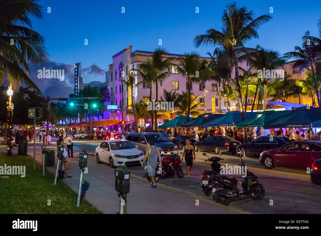 Ocean Drive bei Nacht, South Beach, Miami Beach, Florida, USA Stockfoto