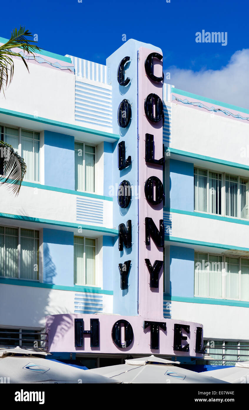 Fassade des Art-deco-Colonyl Hotel, Ocean Drive, South Beach, Miami Beach, Florida, USA Stockfoto