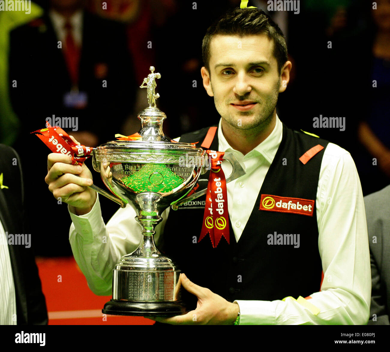 Mark Selby schlägt Ronnie O'Sullivan 18-14 gewinnen World Snooker Finale 2014 Stockfoto