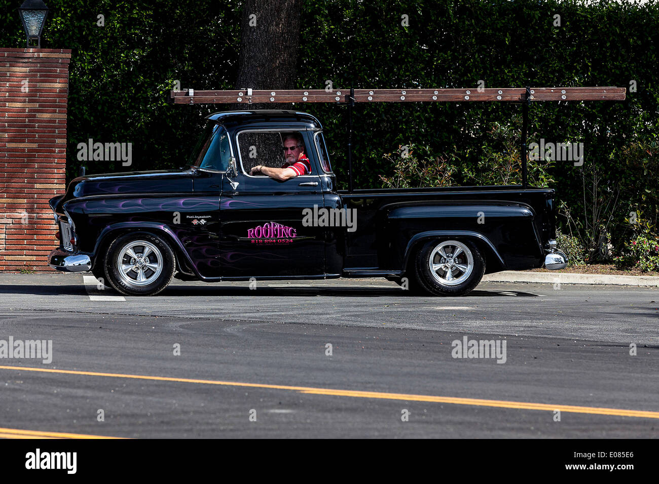 Eine 1956 Chevy Truck mit einem Leiter Stockfoto