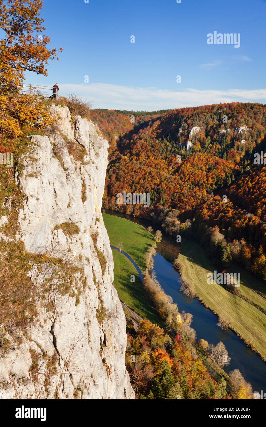 Eichfelsen Rock und Donautal im Herbst, Naturpark obere Donau, Schwäbische Alb, Baden-Württemberg, Deutschland, Europa Stockfoto