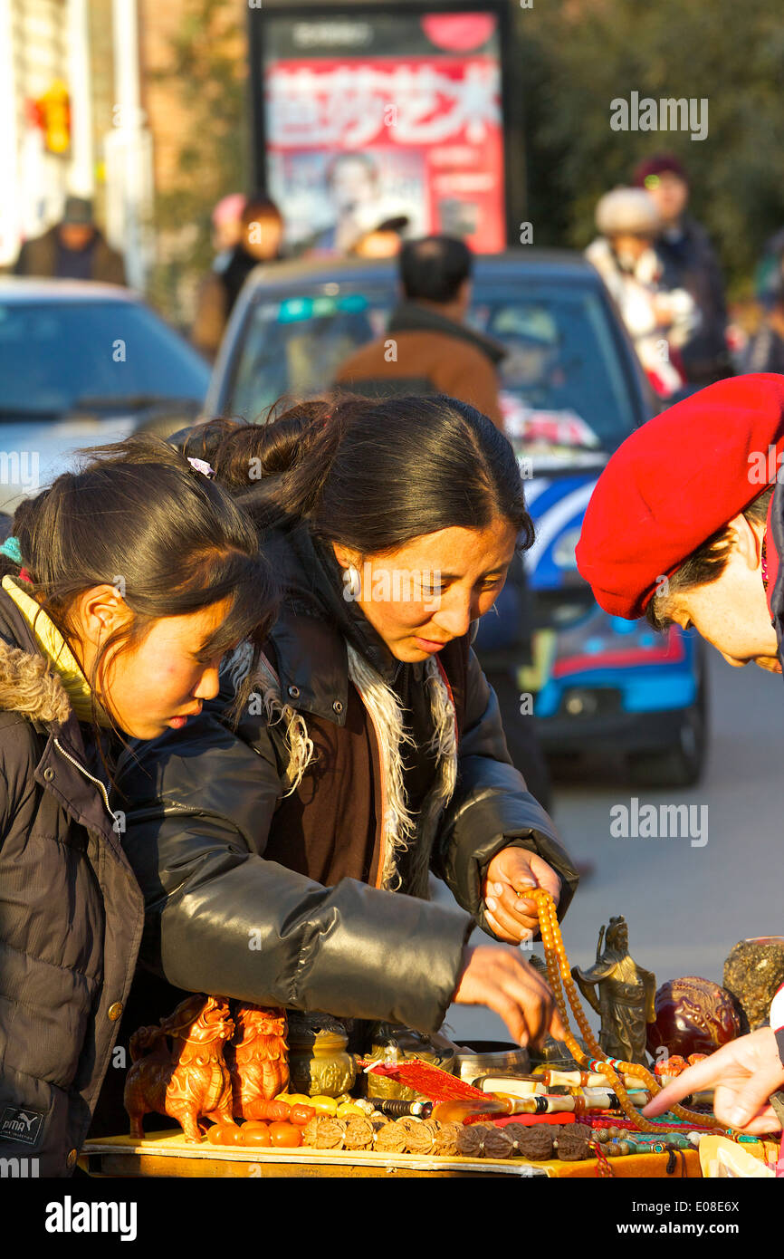 Weiblichen chinesischen Markt Trader in der 798 Art District, Beijing, China. Stockfoto